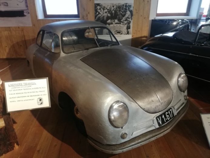 Il protoripo porsche 356 è stato costruito a mano a Gmünd in Austria, uno dei primi esemplari è conservato qui