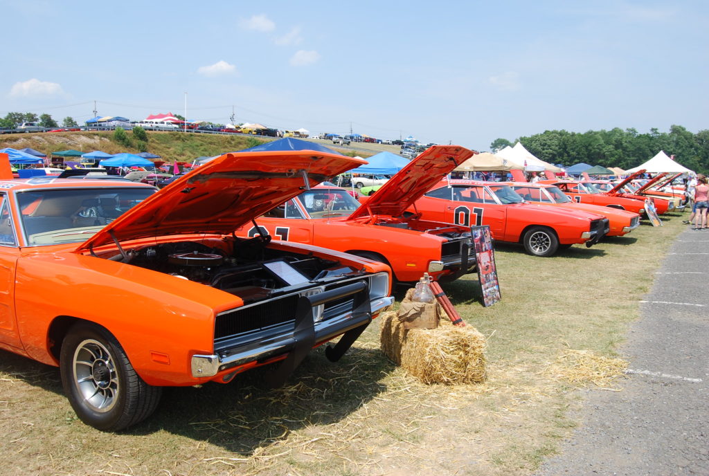 Nella serie "Hazzard" la vera protagonista era la Dodge Charger R/T arancio con bandiera degli stati confederati sul tetto