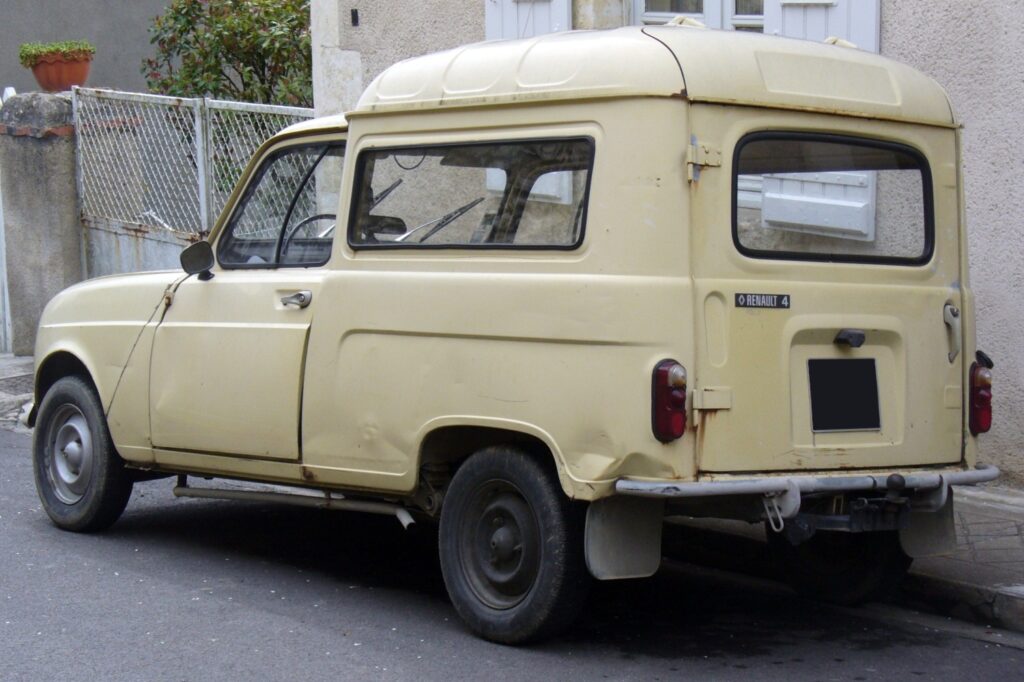 Renault 4, la piccola macchina più grande di tutte