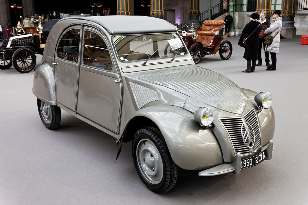 La 2Cv prima, la R 4 poi