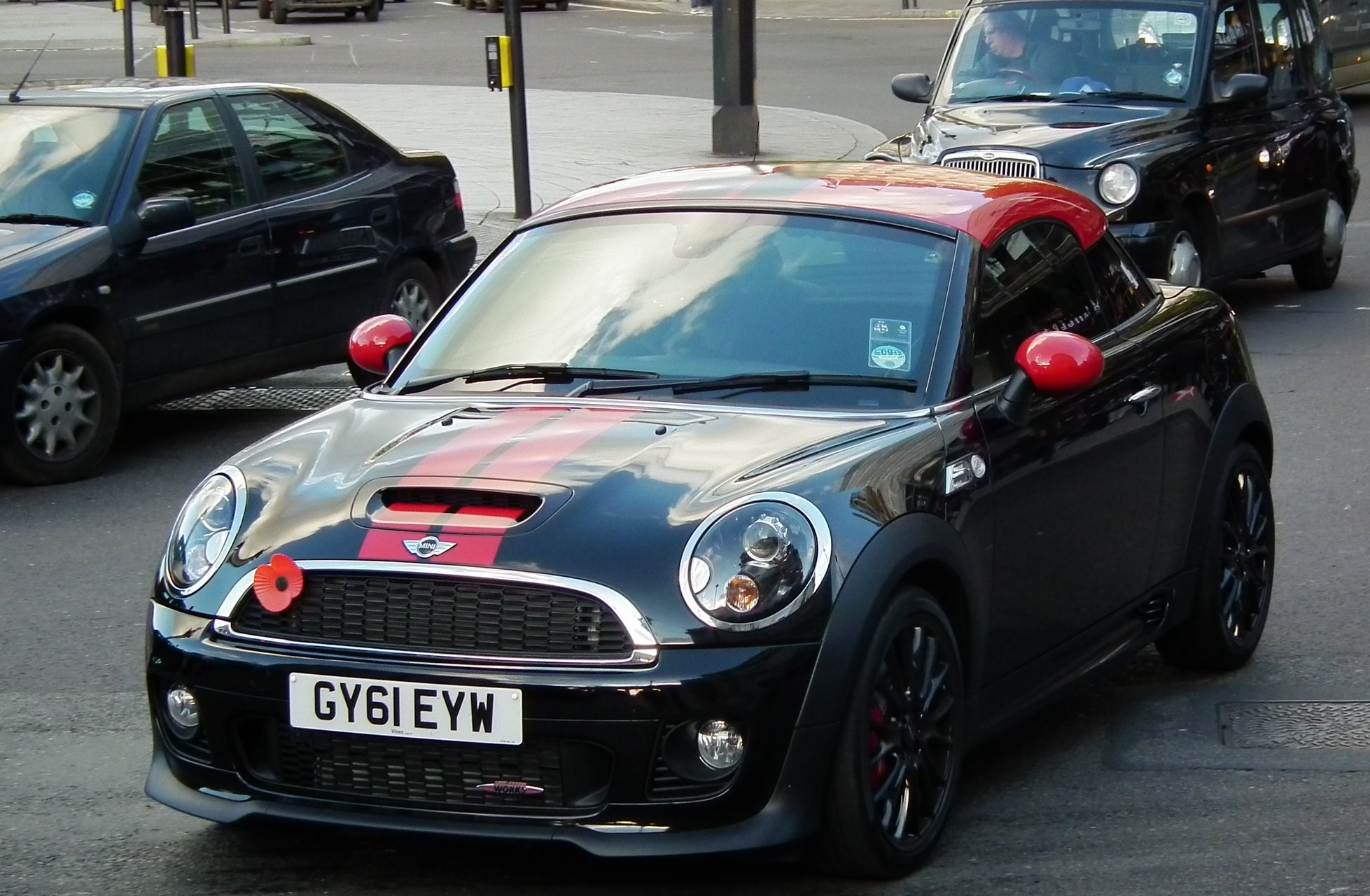 Mini John Cooper Works, macchina e stirpe very british